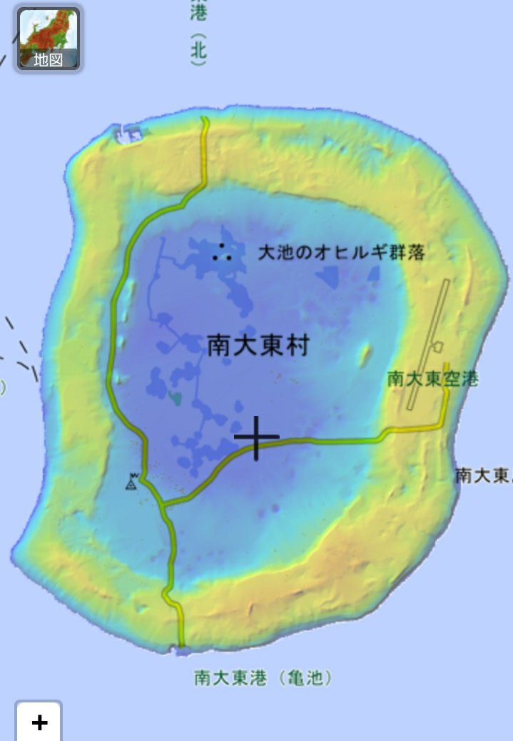 いこ 南大東島って面白い地形だ 海沿いの標高が一番高くて真ん中が窪んでいる 多くの池があるが流れ出る川がない 海水面より上に出た環礁の島で 池は地下で海とつながっているとのこと 何だかわくわくする T Co Jrd0jd4sio Twitter