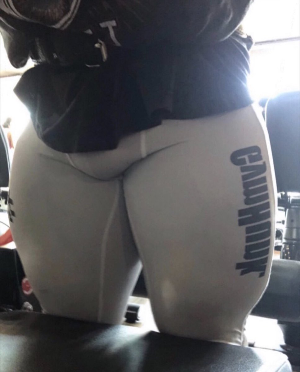 GymHunk1's tweet photo. 허벅지 굵은 남자 넘 섹시함. 
그래서 나도 더 크게! https://t.co/LJcikccp5N