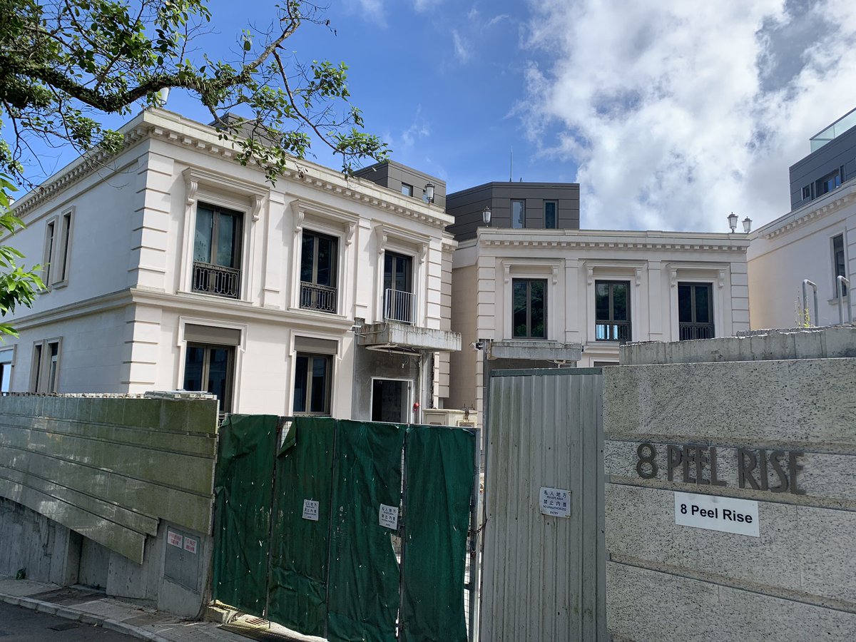 Passing by some of the world’s most expensive real estate. * switches on Happn* 