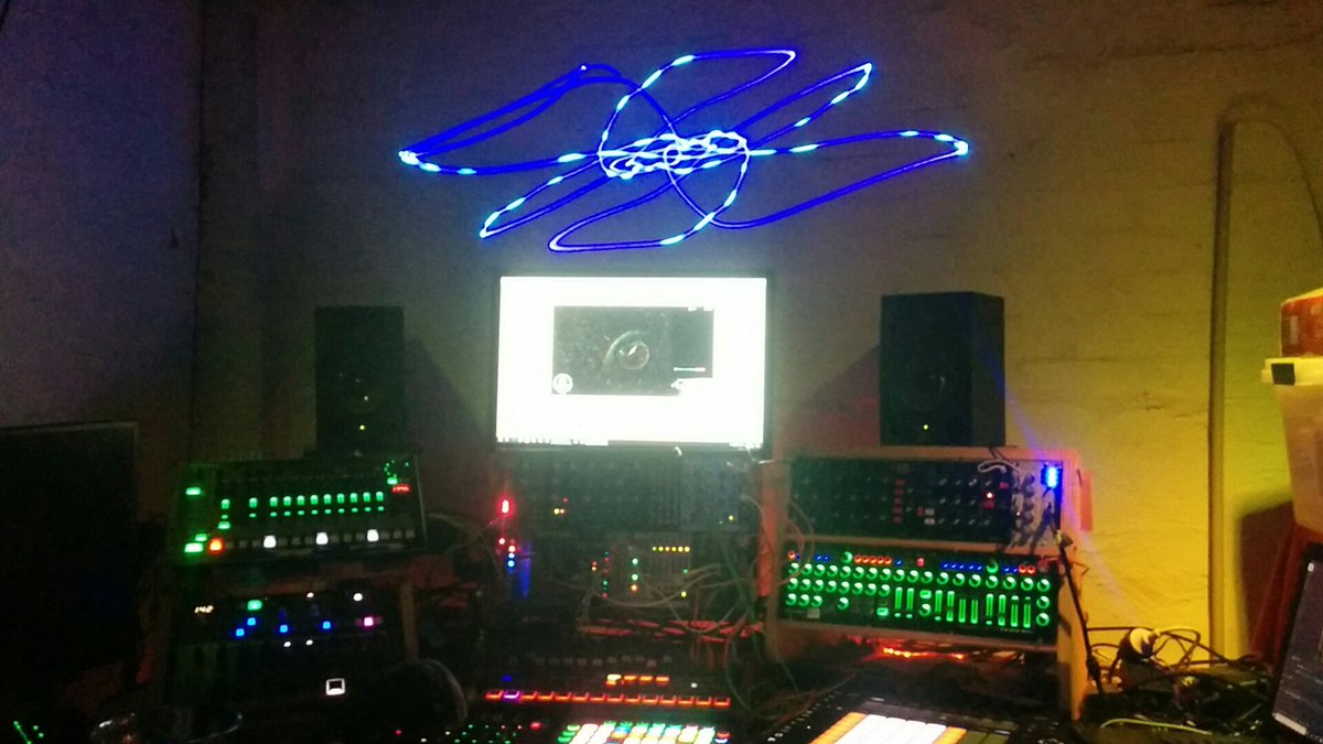 bleeptemple's tweet photo. @devolta_music on at the temple. https://t.co/7prTzOAgbB