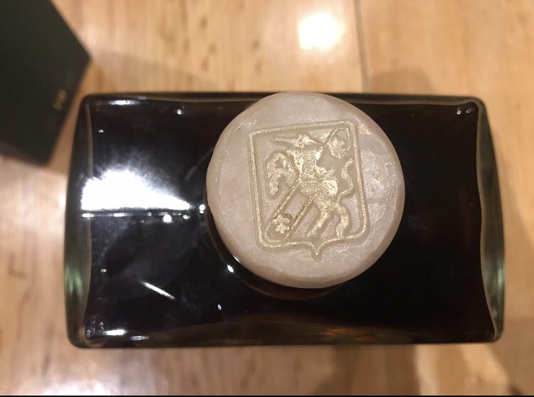 SumsareWines's tweet photo. Our 10 YEAR limited release Potstill Brandy awaits “ban “on alcohol to be lifted.
SUMSARÉ 10 jaar POTKETEL BRANDEWIJN  is gereed... na opheffing van verbod. https://t.co/H3grsZGX3u