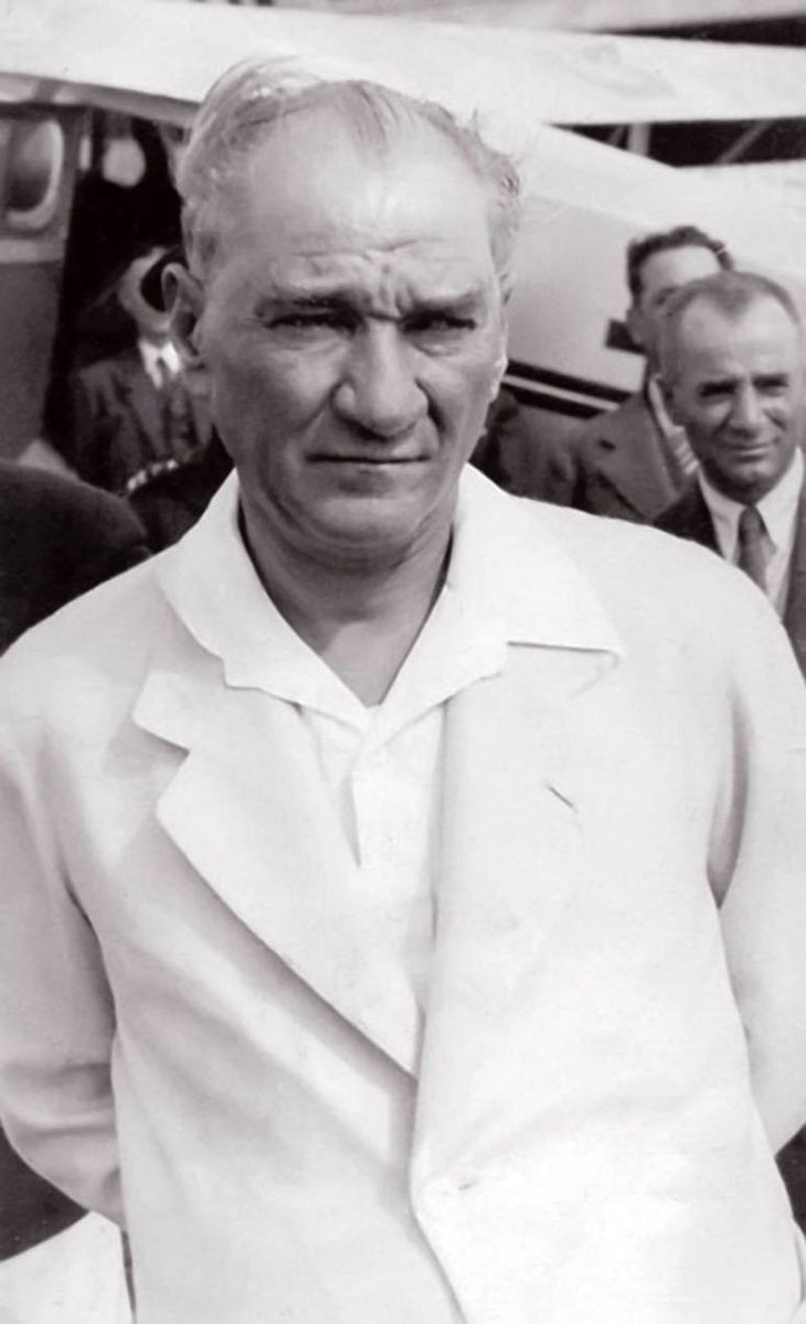 Sebepsizce de seviliiir #AtatürküNedenSeveyim