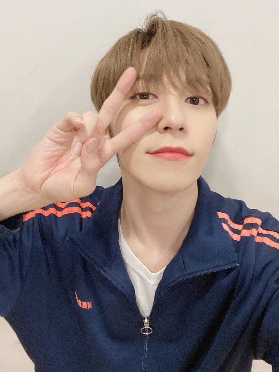 official_ONEUS's tweet photo. [#건희]
아 달님들ㅠㅠ저 뚝딱 컴퍼니 
원서 넣었는데 면접 보러 오래요!😊
역시 좋은 회사는 좋은 인재를
알아본다고!😉ㅎㅎ

는 멤버들과 선율이가 함께 한
"곡 나와라 뚝딱" 안 보신 분들은 
지금 보러 가기!😍 https://t.co/Fx93tzDfqP