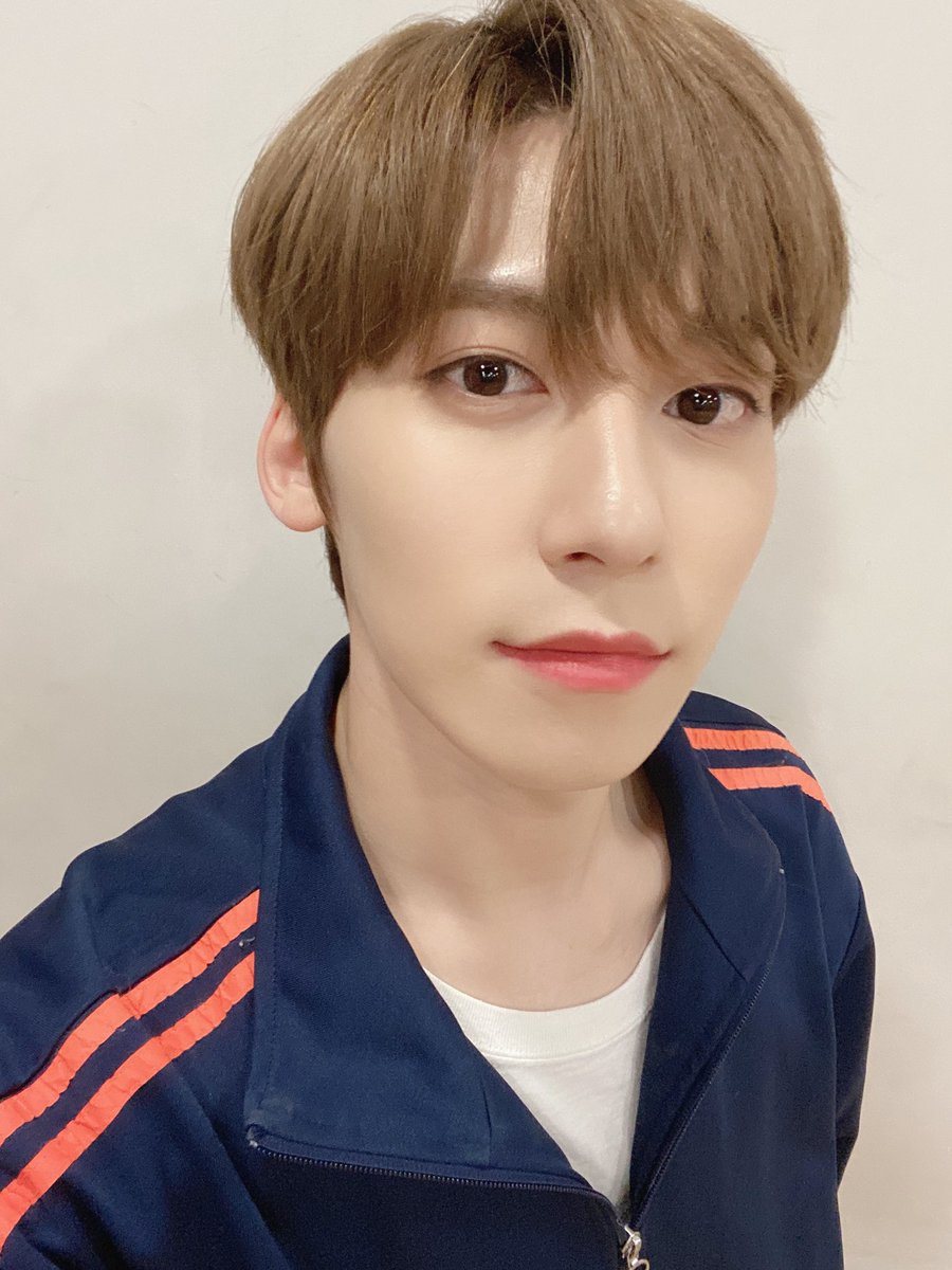 official_ONEUS's tweet photo. [#건희]
아 달님들ㅠㅠ저 뚝딱 컴퍼니 
원서 넣었는데 면접 보러 오래요!😊
역시 좋은 회사는 좋은 인재를
알아본다고!😉ㅎㅎ

는 멤버들과 선율이가 함께 한
"곡 나와라 뚝딱" 안 보신 분들은 
지금 보러 가기!😍 https://t.co/Fx93tzDfqP