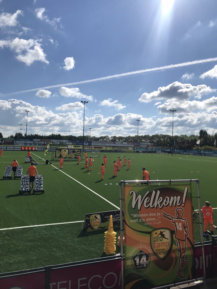 ojcjo8_1's tweet photo. @OJCROSMALEN Topweek! @OJCROSMALEN @procampvoetbal https://t.co/uTLUtLdAPj