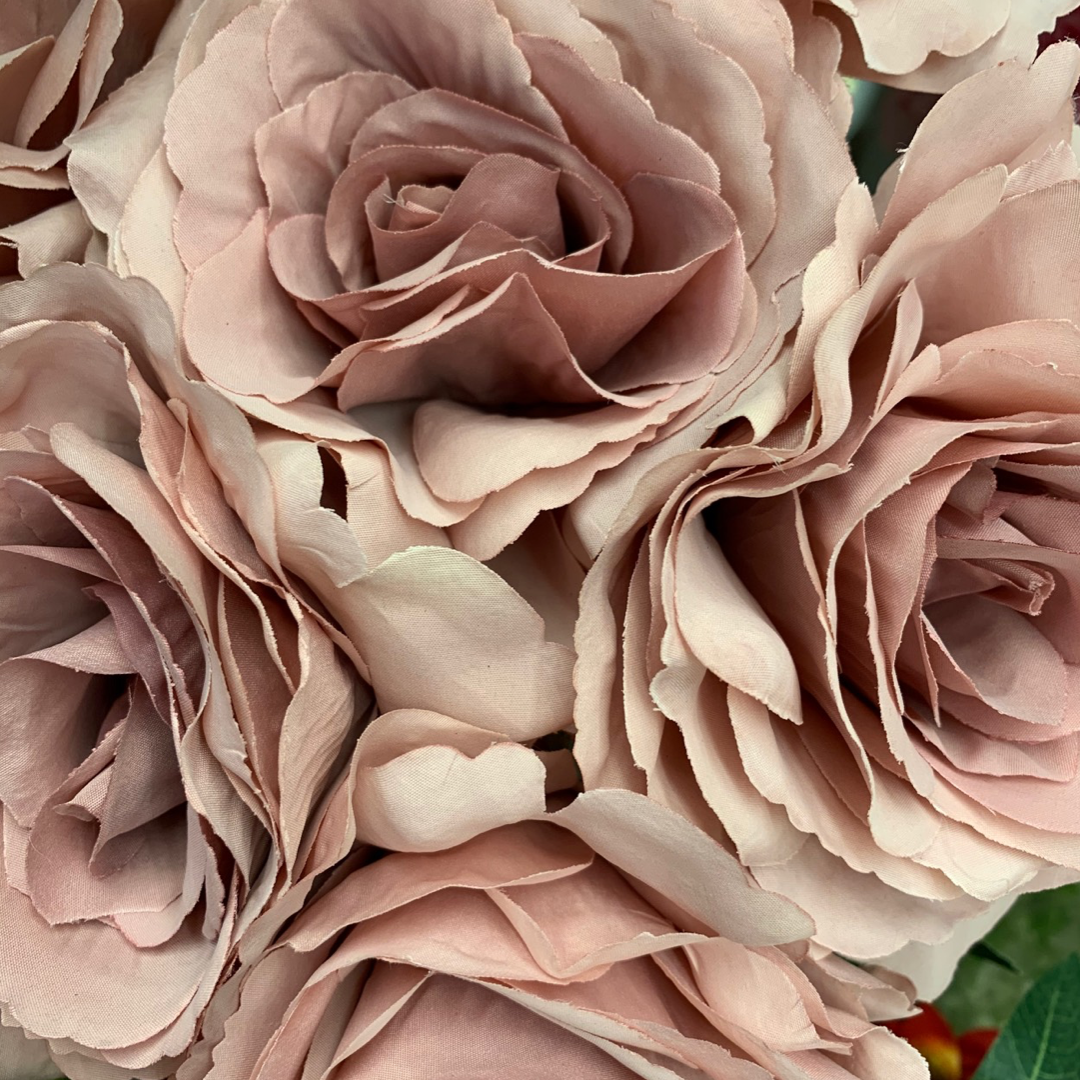 PrioryFlowers's tweet photo. These Dusky Pink Artificial roses are stunning! Seeing is believing, so pop in and see them for yourselves 💐 https://t.co/cdoFZ9p9h7