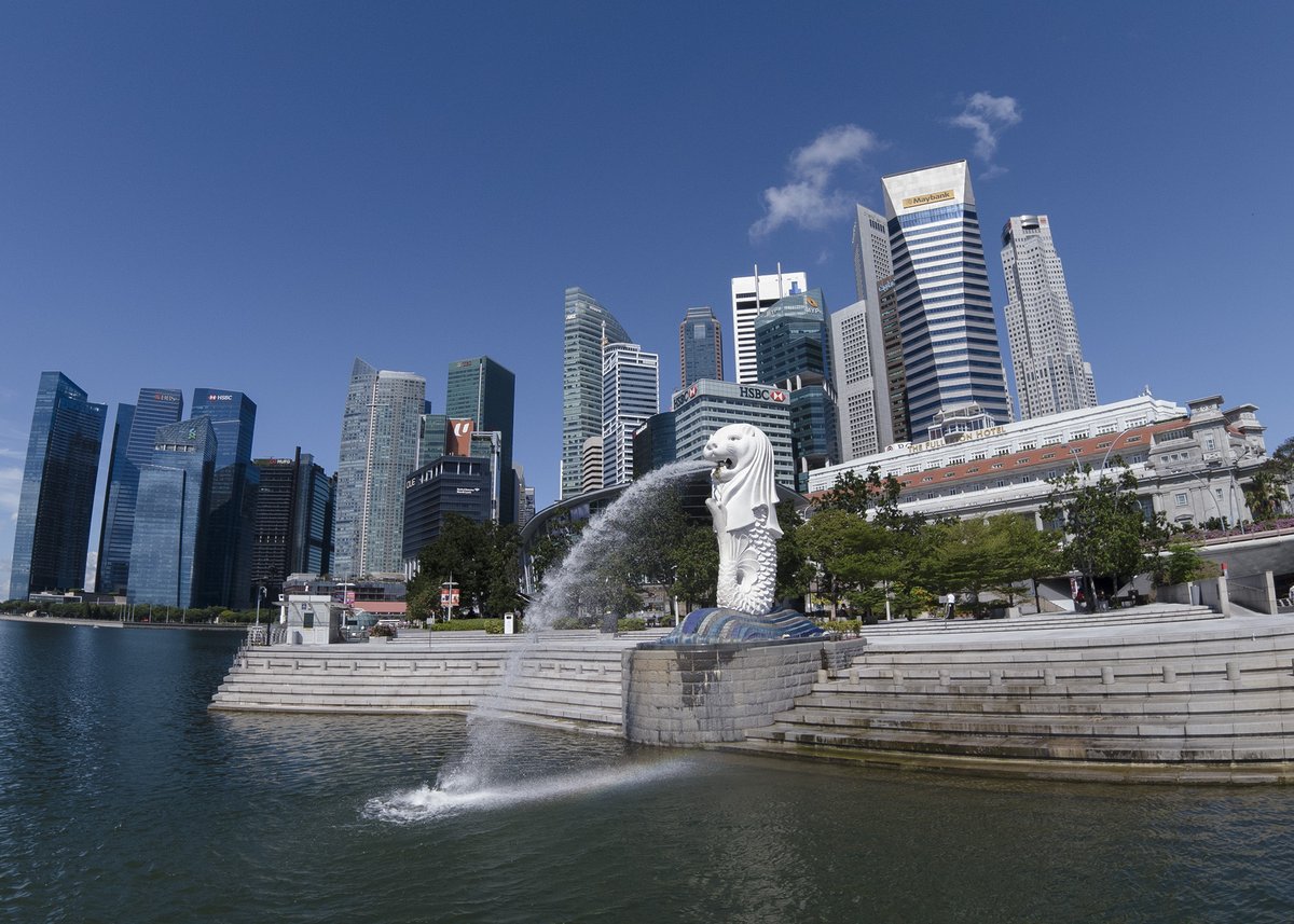 Sanpixs's tweet photo. Post Covid Circuit Breaker City walkabout on a sunny Friday. @thinkTANKphoto  #CBDSingapore #Singapore #Merlion #rafflesplace @DJIGlobal #djiosmoaction https://t.co/dV4u5AkkyH