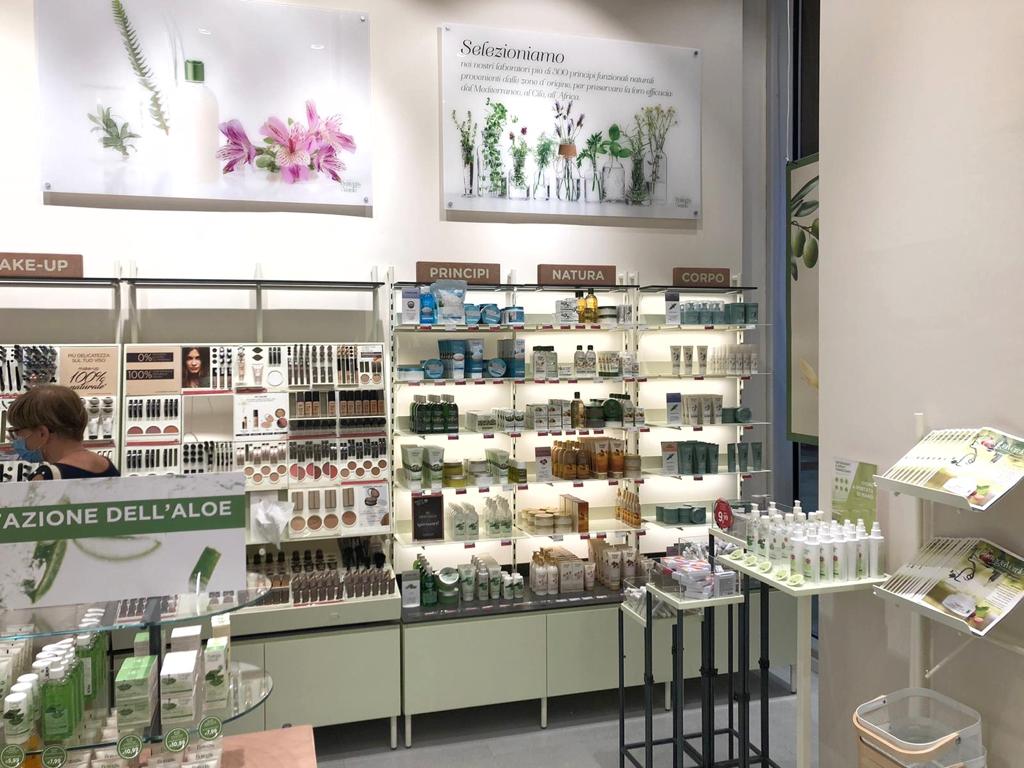 Vieni a scoprire il nuovo look di Bottega Verde! 😍🌱
Il punto vendita dove la natura diventa bellezza, vi aspetta con un restyling unico e raffinato.
#gigliamo