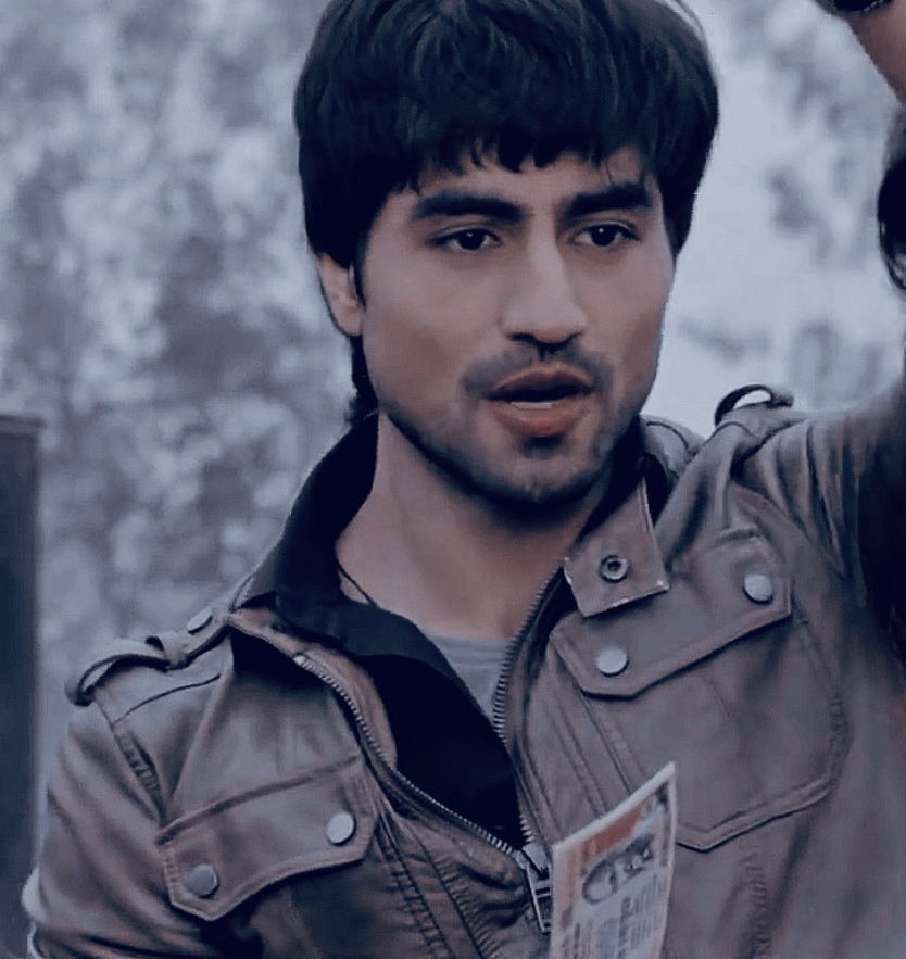 His unkempt hair  #HarshadChopda