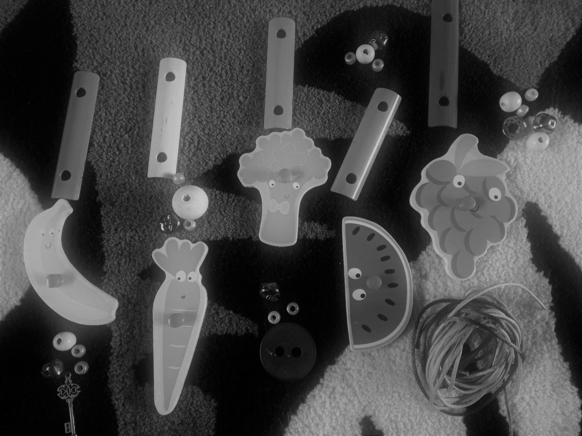 e17toylibrary's tweet photo. Yeah! It's #WGPInTheAir this weekend. Have you made your #ToyChime? Come along to the Toy Library today, Sat 18th at 10am and hang it in the garden.
#ToyLibraryAtHome #ScribbleAtHome https://t.co/7bd0YUcuZH