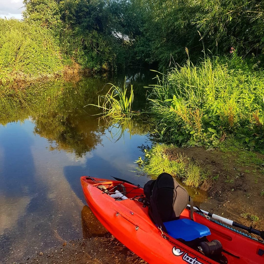 shane_rutter1's tweet photo. From last week just chilling on the riverside. Quite enjoying my solo sit on top #kayak. #kayaking #river #rivernene #outdoors #explore https://t.co/atLBINF0oe