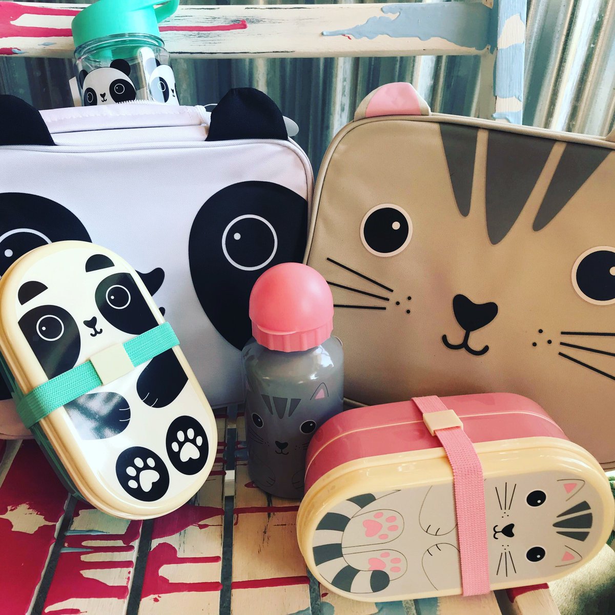 youlovegifts's tweet photo. SALE! Perfect for picnics these Kawaii Friends items are 3 for the price of 2 β€οΈπin store & online https://t.co/s5DkuzmUpW #insulatedbags #panda #cat @OneChippenham #WiltsHour #UKGiftHour @sassandbelle #lunchbag #reusablebottle #zerowaste #giftsforkids #shopsmall #smallbiz https://t.co/iBu1GKfxBj