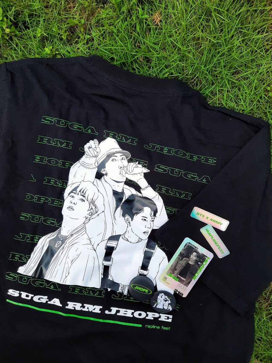 jhopeverse_'s tweet photo. finally my lame ass have a 
time to unboxing the-most-awaited package this week 🔥🔥
ddaengxtear tshirt from @raplinefest 
cakep banget brow desainnya!! the detail n quality so 👌🤤🔥 https://t.co/HxQUsZKv35