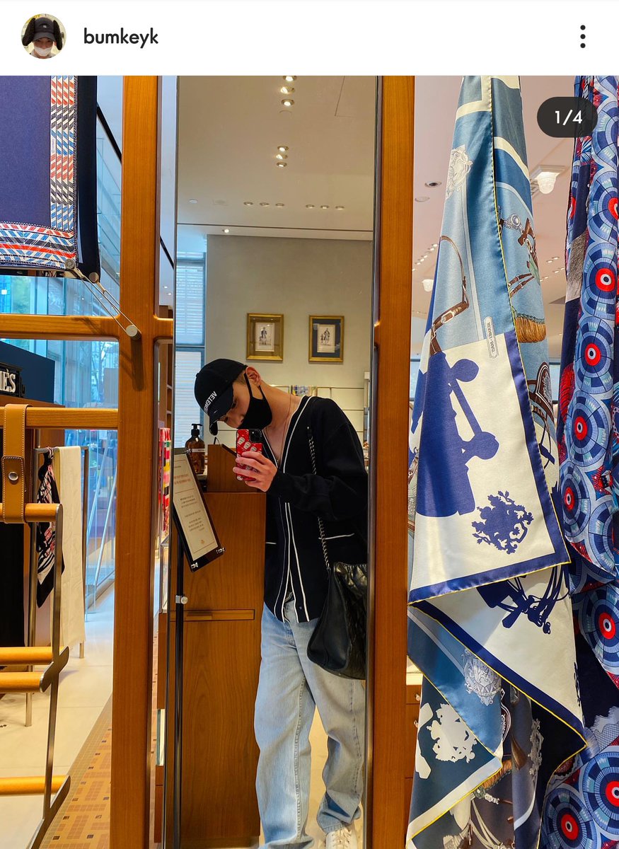 travelinshawol's tweet photo. I really love Key's IG update! It's nice to see you again Kibummie! Take care always! 😄💜🦊💎

#Key #KEYstagram #SHINee @SHINee #KeyUpdate 

He's glowing! 😍 https://t.co/ZQeDp0PdD2