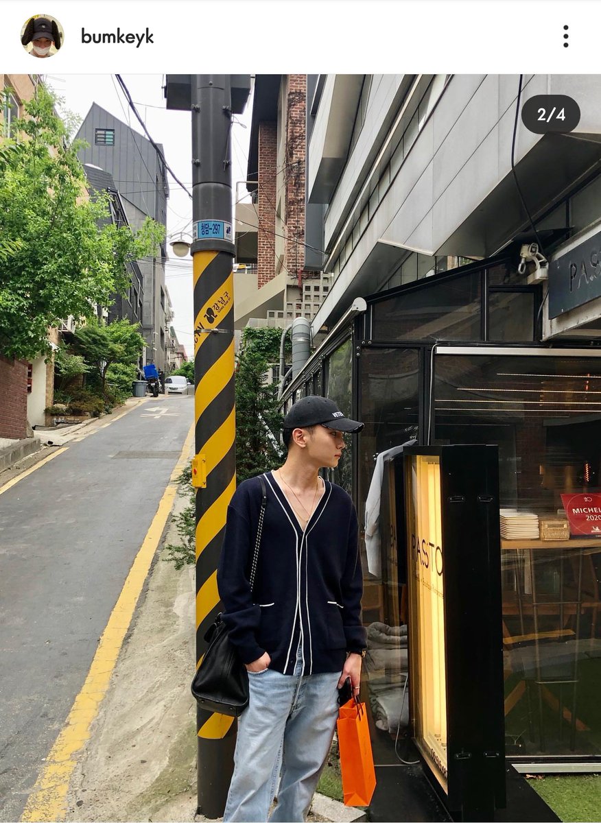 travelinshawol's tweet photo. I really love Key's IG update! It's nice to see you again Kibummie! Take care always! 😄💜🦊💎

#Key #KEYstagram #SHINee @SHINee #KeyUpdate 

He's glowing! 😍 https://t.co/ZQeDp0PdD2