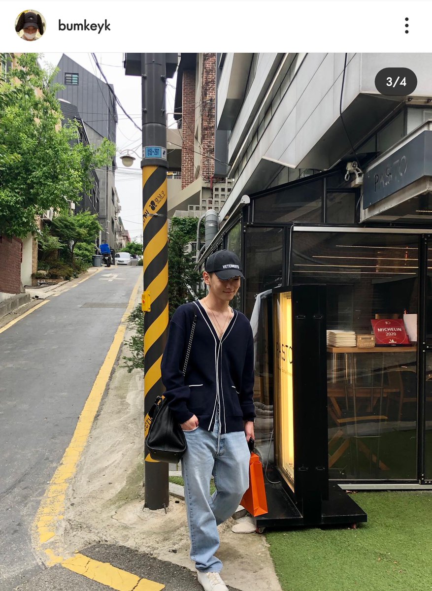travelinshawol's tweet photo. I really love Key's IG update! It's nice to see you again Kibummie! Take care always! 😄💜🦊💎

#Key #KEYstagram #SHINee @SHINee #KeyUpdate 

He's glowing! 😍 https://t.co/ZQeDp0PdD2