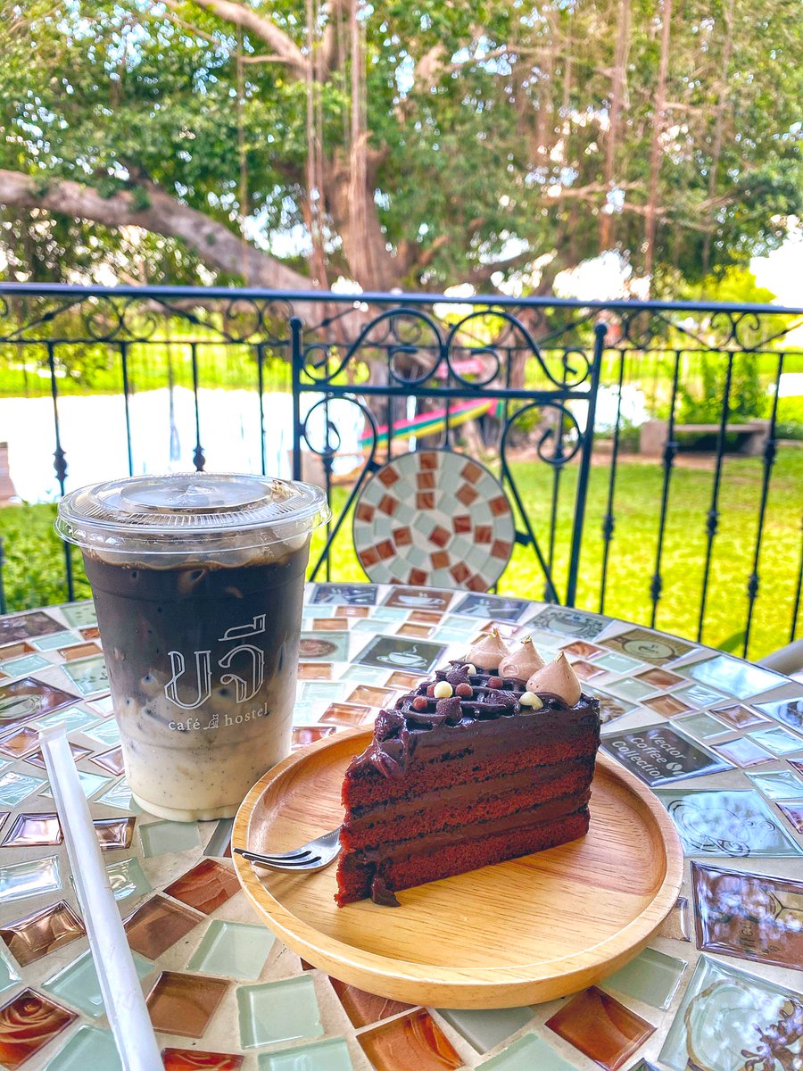 iamkoyjung's tweet photo. 🥤😋Cafe’ ริมน้ำ @ Kagee Cafe’ & Bistro. บรรยากาศดีมากจิบเครื่องดื่มดูสายน้ำที่ไหลไปเรื่อยกับลมเย็นๆ..Made my day..🌱🍰🍵💦😚 #kagee #cafe #รีวิวคาเฟ่ #coffeetime https://t.co/gC6PvmI8Qz