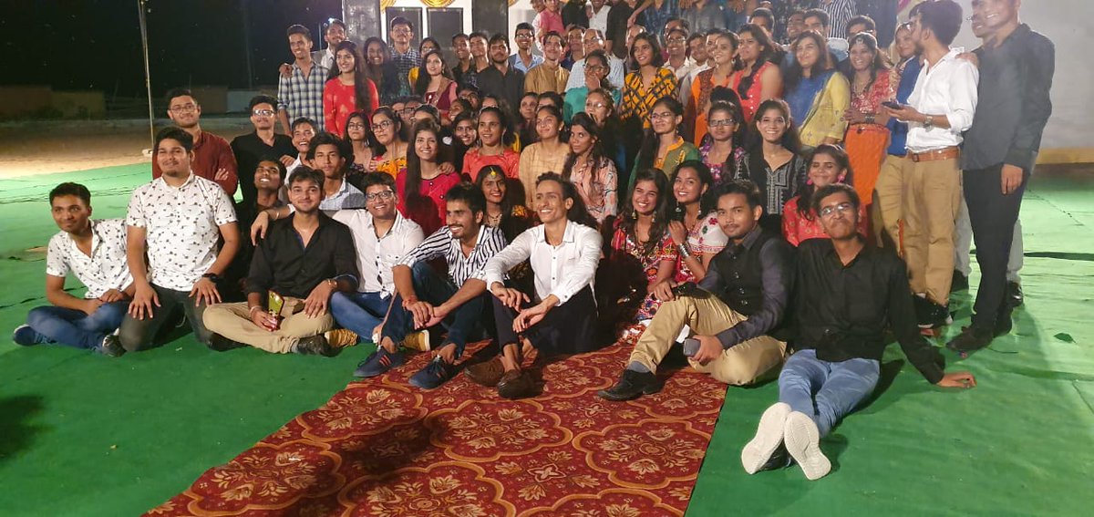 GMC_BARMER's tweet photo. कॉलेज की शरारतें अक्सर याद आती है , और दिल को खुशियों से भर जाती है 😍😍
#gmcbarmer
#bmcians https://t.co/OCKXnbWzby