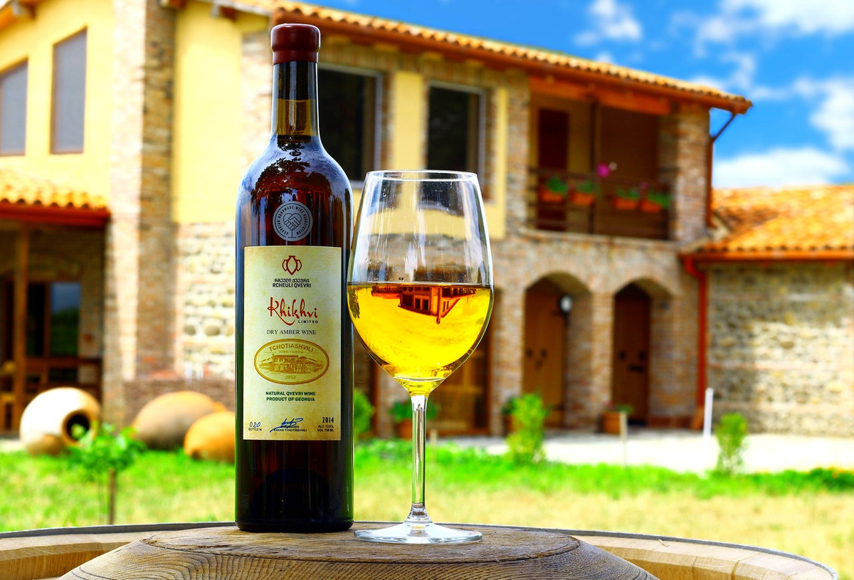 GeorgiaWineland's tweet photo. 🇬🇪☀Chotiashvili''Khikhvi''Rcheuli Kvevri-an exquisite,light, refreshing wine made from light technical Khikhvi Grapes-an ancient autochthonous Georgian variety.
Wine:white-dry
Region:Kakheti-Georgia
Producer: Chotiashvili Winery
Strength:13%
Volume: 0.75
Price-from 20$ https://t.co/5ym9VCa2HC