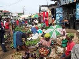 MargaretRwabus1's tweet photo. I take this opportunity to recognise the contribution of the market women and therefore it’s our role to make sure we change their working conditions 

@Parliament_Ug @IST_Uganda @AKyambadde @RebeccaKadagaUG 
#WomenInMarkets
#RepealThe1942MarketAct
#bettermarkets
#betterworking https://t.co/QA7vZPccmB