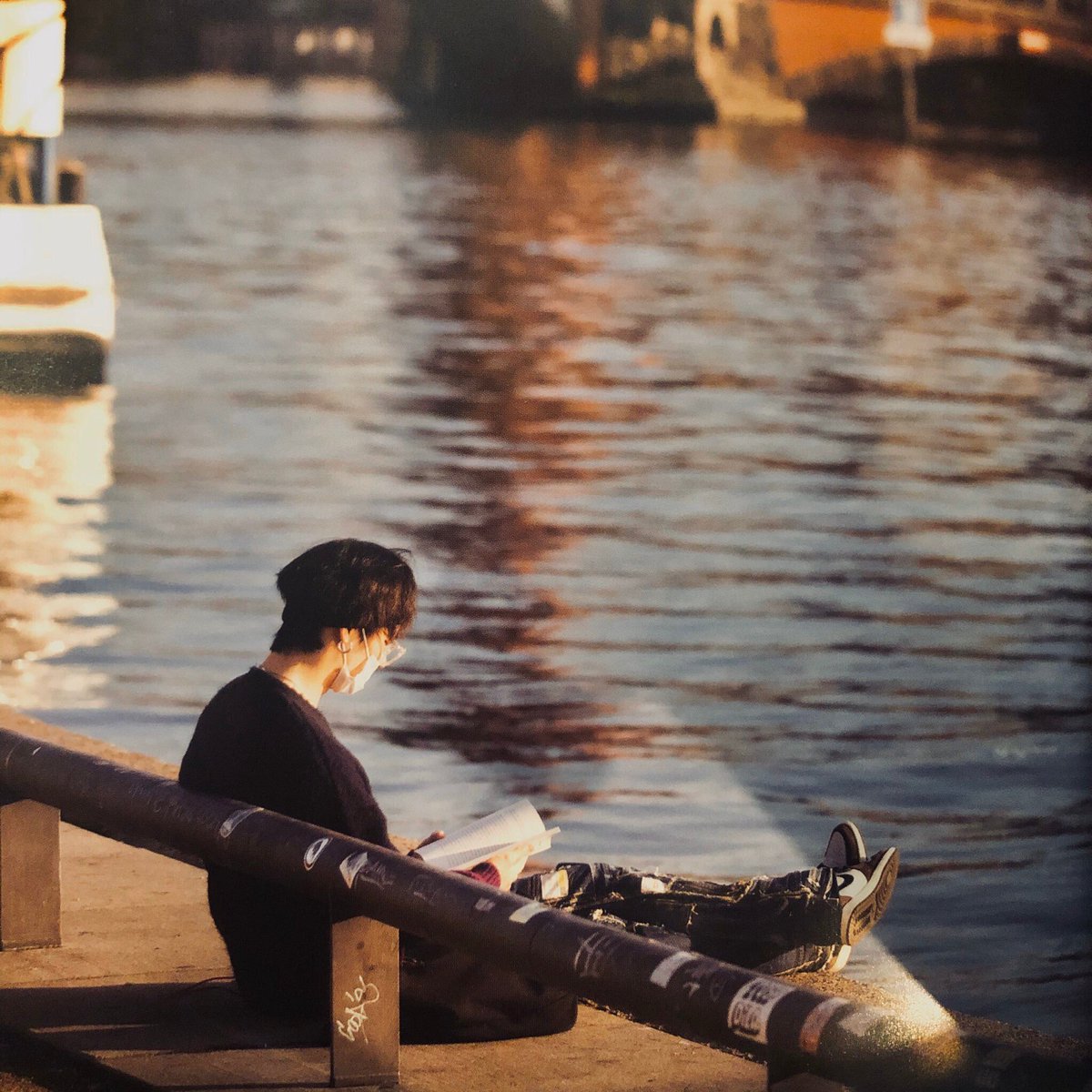 defsnrs's tweet photo. Jaebeom is fully dipped in art is all its forms 📸🎨📖📝 https://t.co/u06x85N1XE