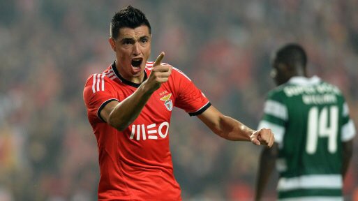 Oscar Cardozo - Might be unknown for some people, but anyone familiar with the Portuguese league knows exactly who this is. “Tacuara” had a rocket for a left foot, brilliant header of the ball, time and time again coming up big for Benfica. One of my favorite strikers of all time