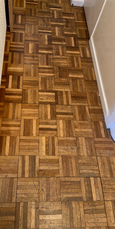 Artofclean's tweet image. What an amazing transformation on this Parquet by our Technician Joao, he really does take so much pride in his work. He never disappoints, he's truly one of the best floor sanders. 🏡🌻😍 |  #Parquetfloor #floorsanding #woodsanding #Home #Cambridge #Cambridgeshire