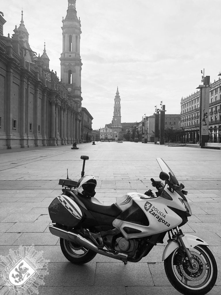 policiazaragoza's tweet photo. No queremos volver a vivir estas imágenes.

Se #Responsable

#FelizFinDeSemana https://t.co/qd9weDxKMz