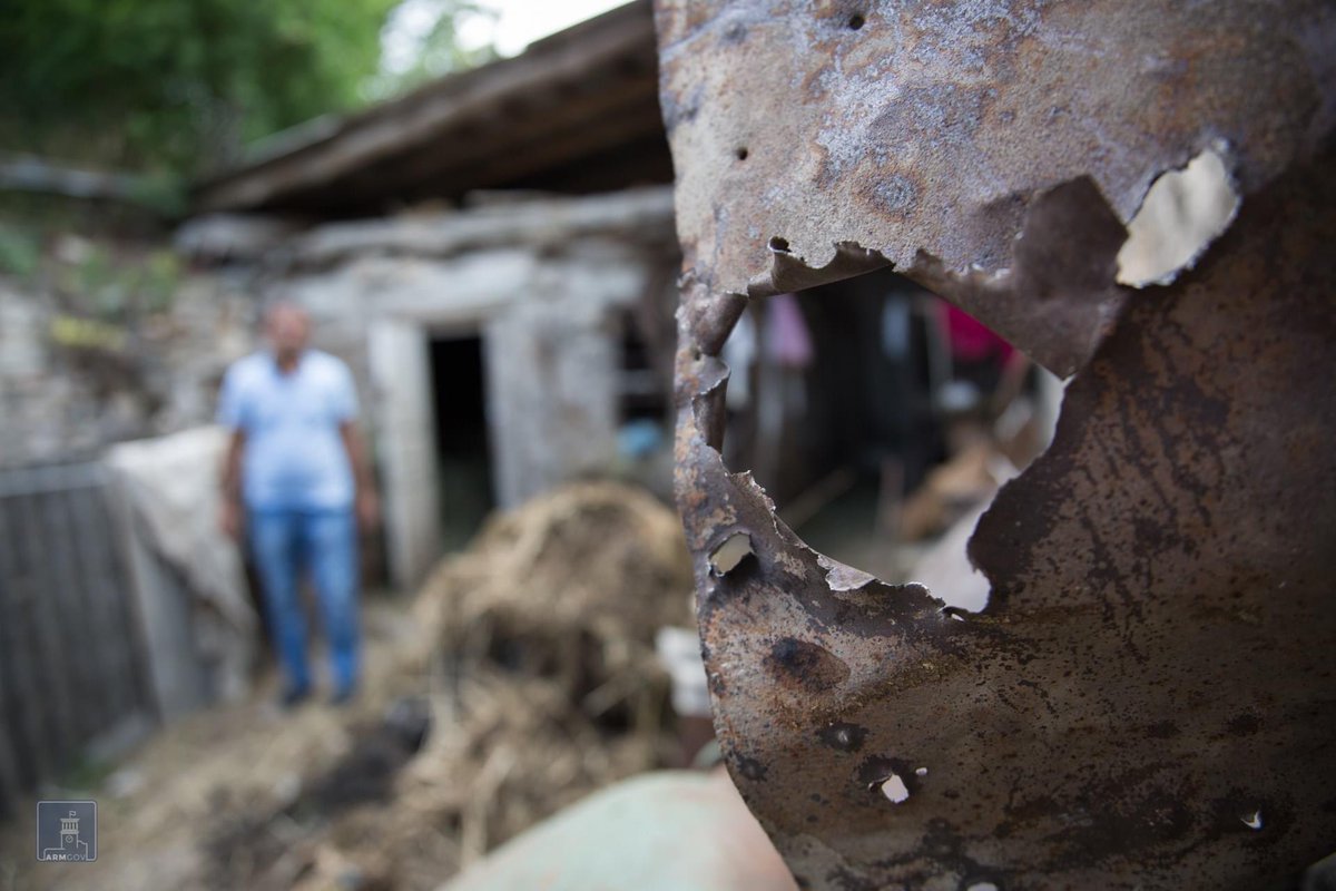 TatHakobyan_'s tweet photo. @YourAnonCentral “Under the fire, without a roof or in a basement, it's all the same, we’ll never leave our boys alone”
Resident of Aygepar
#ArmGov #TavushStrong #StopAzerbaijaniAggression https://t.co/JDBfwCuE1E https://t.co/RqgMb61YZu