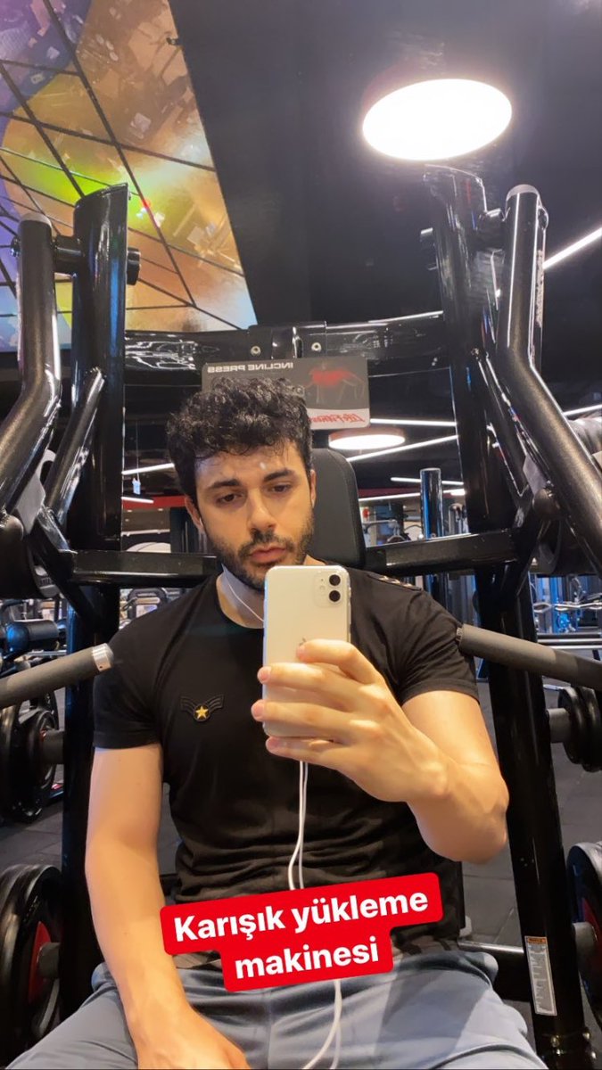 Kızlar kalbinize dikkat edin karşınızda Eros Şahin 🏹 hazırlıksız yakalandık <a href="/mennans/">Mennan Şahin</a>