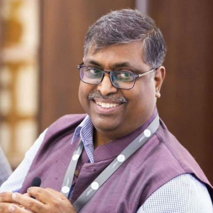 VSLIIMA's tweet photo. Monday, 8 August, 2011

'I liked being in an academic community'

By @HanumappaA H Anil Kumar 
talks about his journey of becoming one ...

https://t.co/CJq7v9iKKw

My professional journey started then with
National law school
@britishlibrary
@NirmaUniTweets 
@IIMAhmedabad https://t.co/6DkTfB8ert