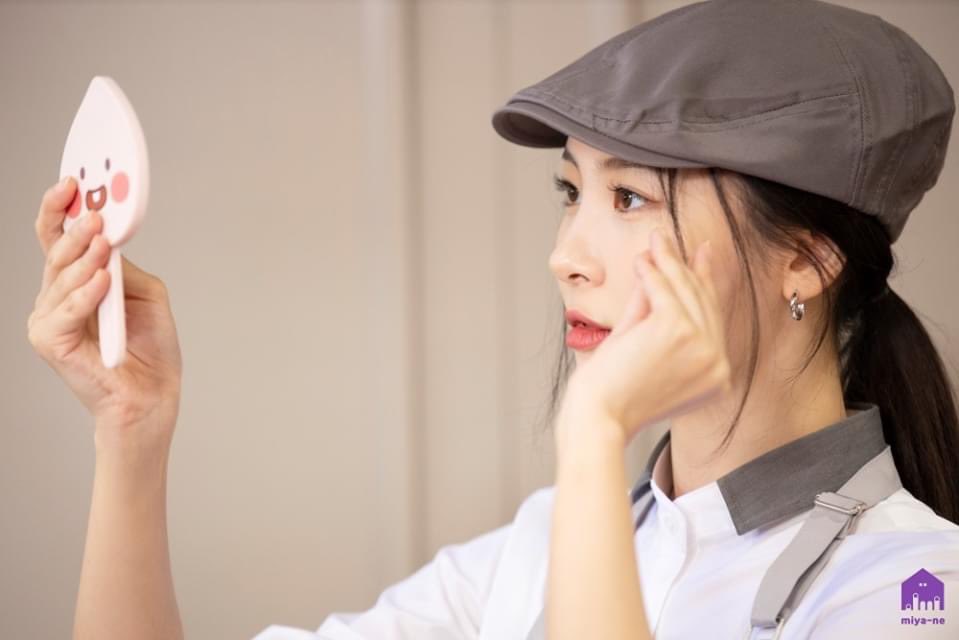 leesunmiturkey's tweet photo. 180720| Sunmi, Facebook güncellemesi, RReal World 7.bölüm kamera arkası fotoğrafları

"Sonunda kazanan Sunmi!!!!!!" https://t.co/tEVpKCznZ4