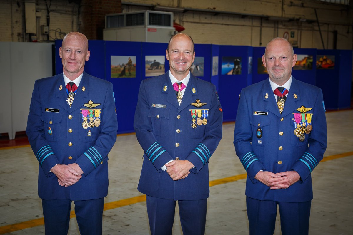 BeAirForce's tweet photo. This week a change of command took place at the training center of the @BeAirForce #CCAIR. Colonel aviator Patrick Goossens said goodbye to his unit and relinquished command to Colonel aviator Pascal July during a military ceremony at Beauvechain Air Base. https://t.co/xHFrIBhtxT