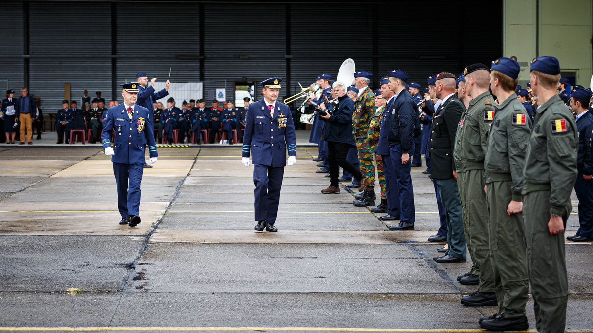 BeAirForce's tweet photo. This week a change of command took place at the training center of the @BeAirForce #CCAIR. Colonel aviator Patrick Goossens said goodbye to his unit and relinquished command to Colonel aviator Pascal July during a military ceremony at Beauvechain Air Base. https://t.co/xHFrIBhtxT