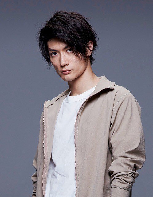 アラカン ｇ 三浦春馬さんが亡くなった 次女の友達が二十歳の時脳腫瘍で亡くなったが その子が生前大好きだった春馬君 一度テレビ番組の企画で会うことができ 感激していた彼女の顔を思い出す 彼女の闘病中も励ましのコメントを送ってくれていた