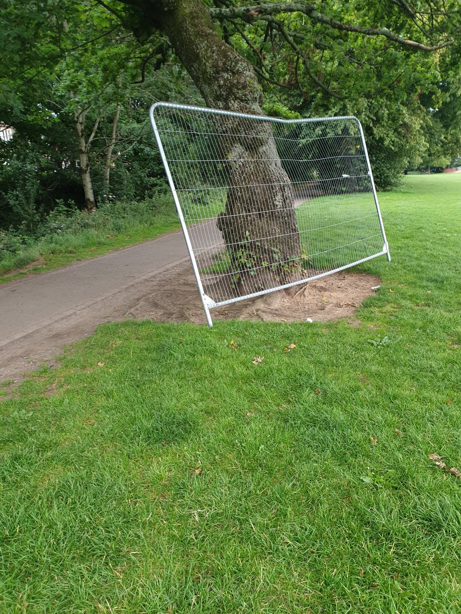 <a href="/jockobite/">Mike Paton</a> 
<a href="/cardiffcouncil/">Cardiff Council</a> 
This gate was on the monkey bars on Roath Park Recreation ground. An accident waiting to happen