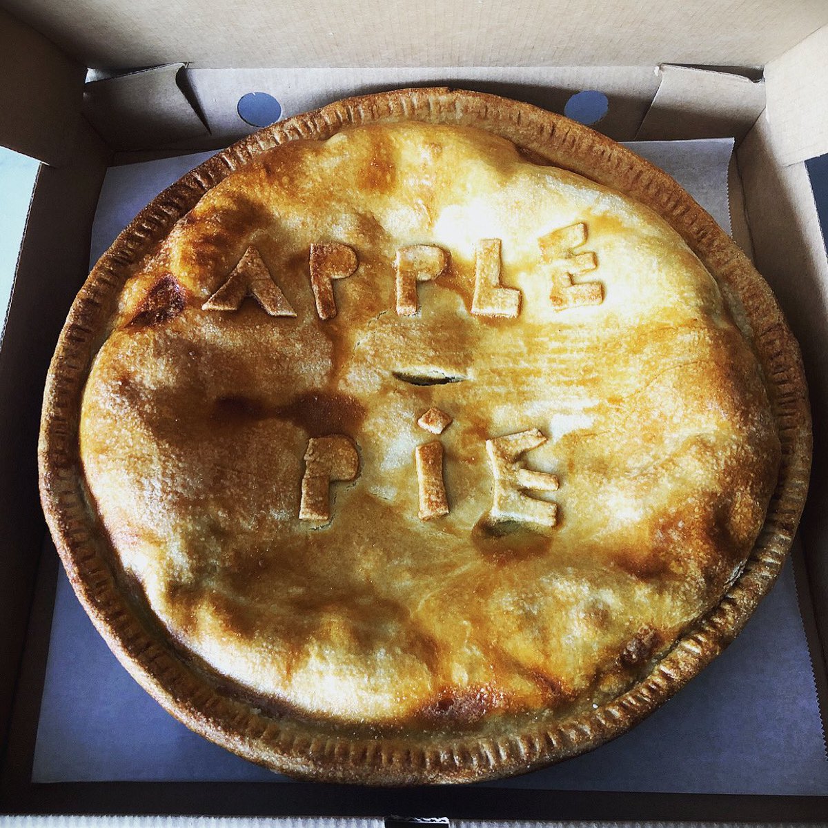 mustbejp's tweet photo. First delivery of the day done.. get our #steakbakes #tryopita #cheeseandonionpasty #applepie #sausagerolls @allinapickle_ TODAY https://t.co/uNUlb5DXGm