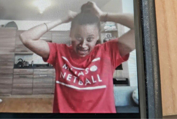 Our Foundation girls enjoyed their session with <a href="/ljmalcolm1/">Laura Malcolm</a> last night! Thankyou!! #netball #aspirenetball