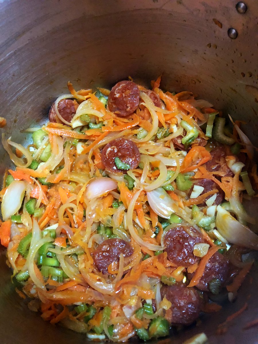 SNSalgado's tweet photo. The nephew came over and didn’t want to eat lamprais so I made him a Dutch style mussel pot!
#mussels
#musselpot
#chorizo
#celery
#onions
#garlic
#carrot
#butter https://t.co/78Y2DgmmjR