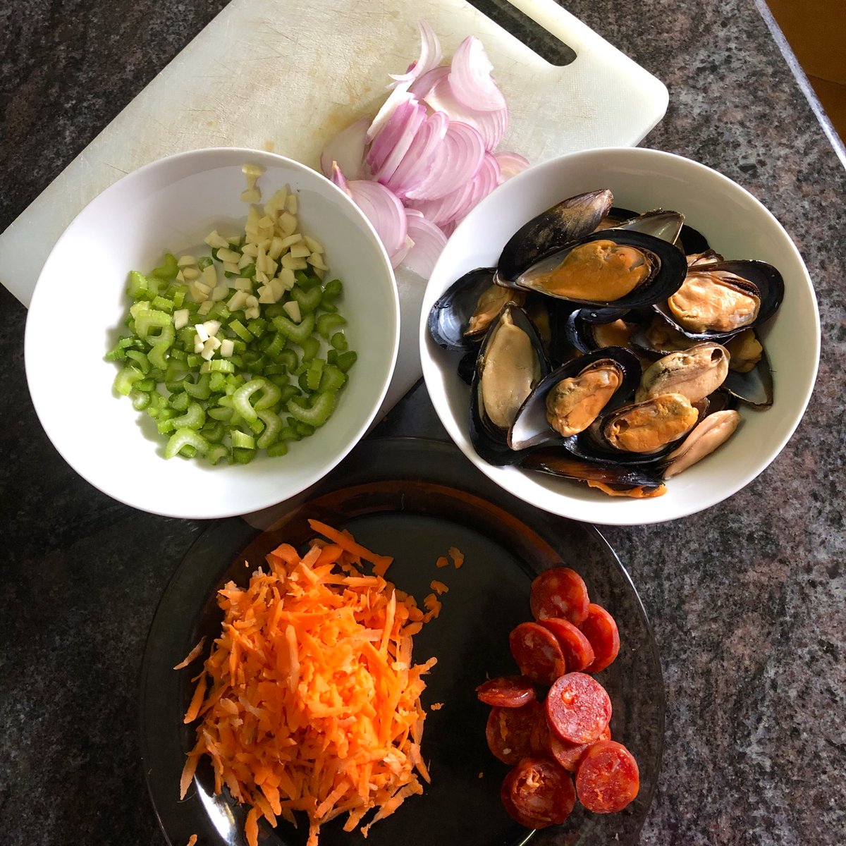 SNSalgado's tweet photo. The nephew came over and didn’t want to eat lamprais so I made him a Dutch style mussel pot!
#mussels
#musselpot
#chorizo
#celery
#onions
#garlic
#carrot
#butter https://t.co/78Y2DgmmjR
