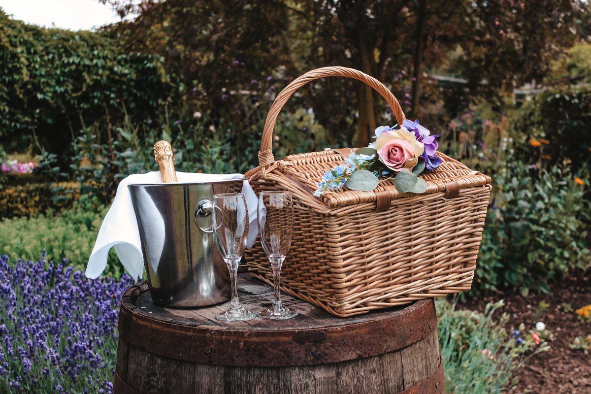 GlowEventsHQ's tweet photo. Glow Events invites you to enjoy a picnic afternoon tea at The Orangery 🧺🥂

Enjoy a glass of bubbles amongst our beautiful grounds 🌺🌳

Sittings available across Saturday 25th &amp; Sunday 26th July. 

Please book early to secure your preferred timing.

💠 https://t.co/GvgAsIvitl https://t.co/UEnzEELTpO