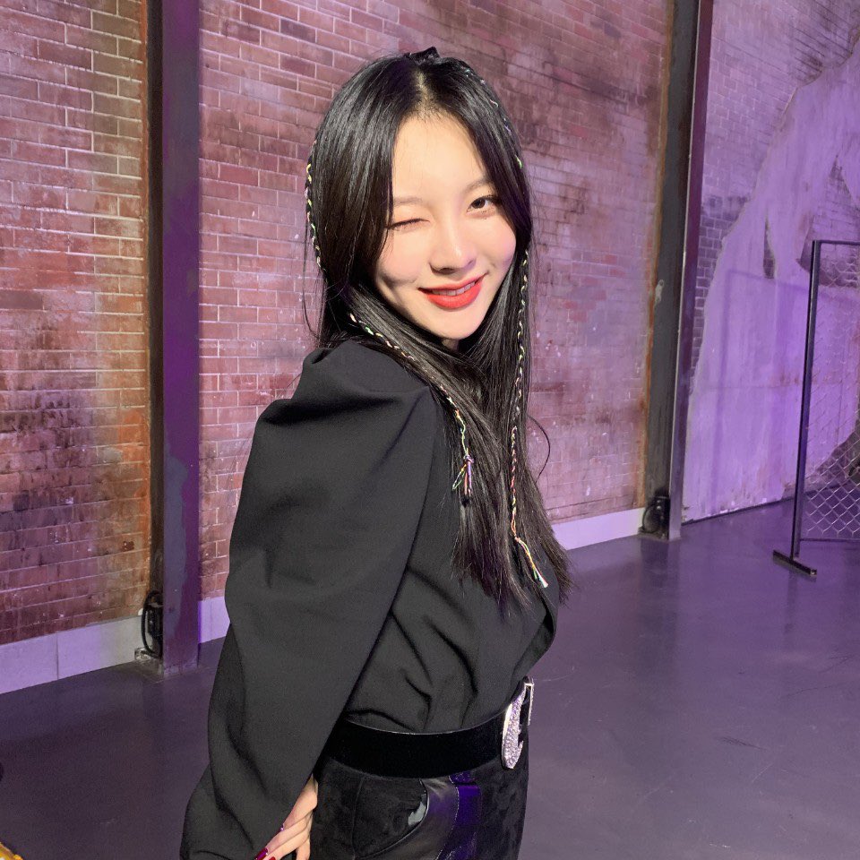 bvndit_py's tweet image. [#INFO l 180720]

@bvndit_official💕
.
╰─➤ ✎ [#이연] Algunos descubrimientos pasados en el álbum de fotos jajaja 
.
──────── 
#BVNDIT #밴디트 
#BVNDIT #밴디트 #BVNDITBUL #Carnival