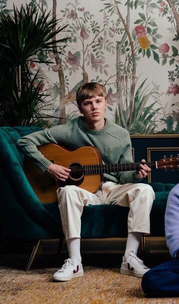 George Smith ( @NewHopeGeorge) as Leornardo DiCaprio, a thread 