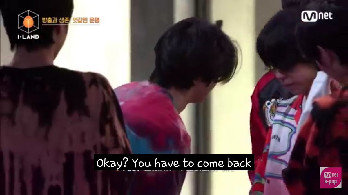 inlove_tyun's tweet image. K kneeling down for TAKI someone pass the tissues , this was such an emotional rollercoaster I hate it here
#ILAND #ILAND_EP4