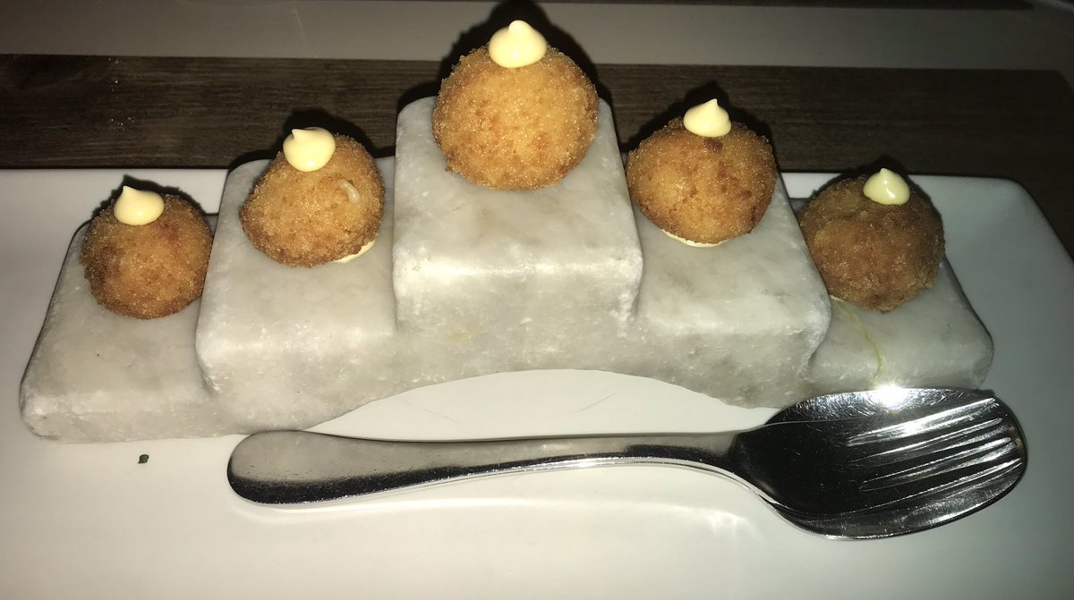 RenoirGuides's tweet photo. #ibiza2020 #ibiza #eivissa @esventall very good meal at the always excellent #esventall last night. Great service.
#atuntartar 
#croquetasdegamba
#10hour #paletilladecordero
#espuma de #greixone https://t.co/K2DGJy0nm4