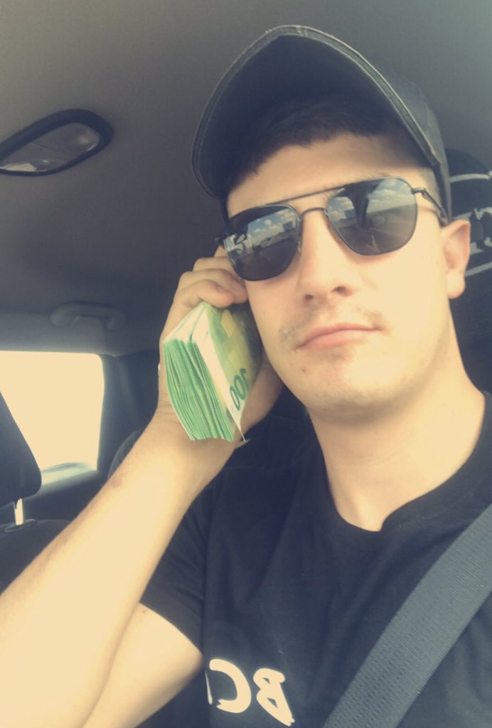 ShooterM4's tweet photo. Always rollin 10k deep with a trailer https://t.co/55gvb3Glpj