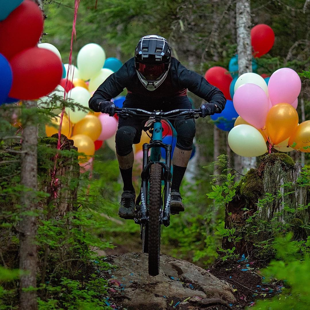 Downhilldreams_'s tweet photo. Party Laps⁠
⁠
📸 @clinttrahan 🚵🏽‍♀️ @trevwahburke ⁠
⁠
#partylaps #mtbfamily #steezy #shralp #sendit #yeeow #mtb #dirtjumps #jumps #dirt #nature #forest #downhill #mtb #fox #bikepark #trail #manual #mtbdaily #mtbgram #instamtb #instabike #instasend #insta #instadaily #potd https://t.co/HZj59ZyTfa