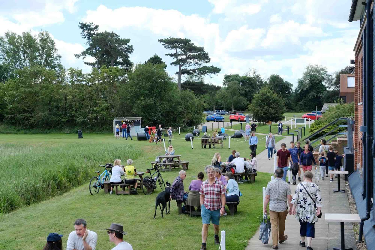 SnapeMaltings's tweet photo. Refreshments on the lawn anyone?
#snapemaltings #snapestyle #shoplocal #suffolk https://t.co/z8M4GdBRsm