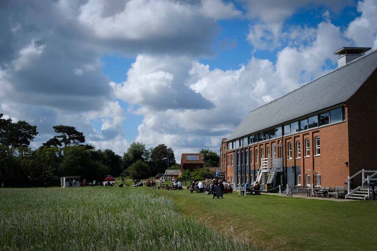 SnapeMaltings's tweet photo. Refreshments on the lawn anyone?
#snapemaltings #snapestyle #shoplocal #suffolk https://t.co/z8M4GdBRsm