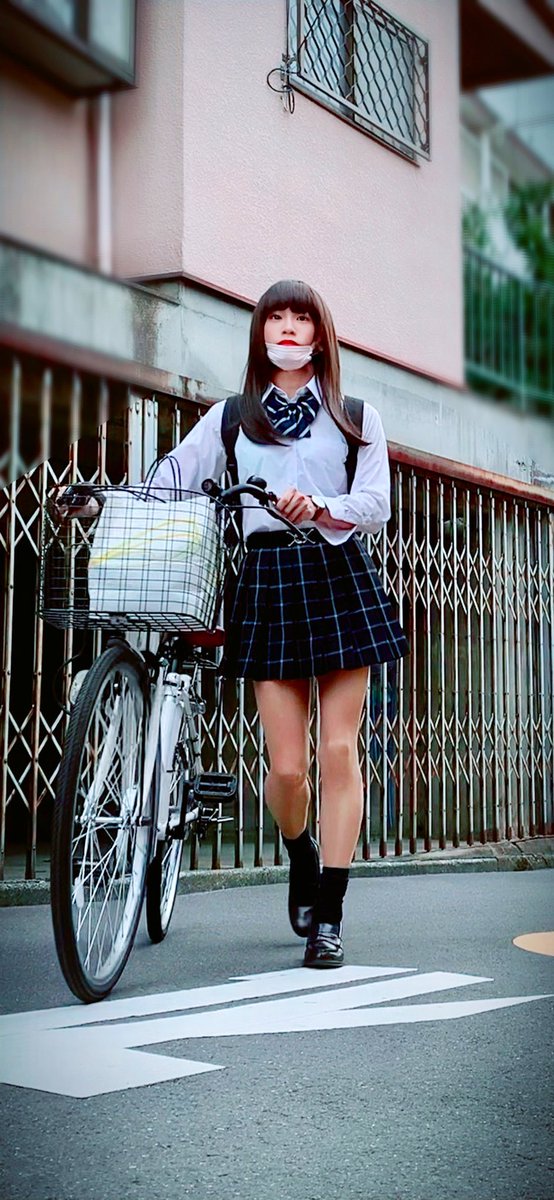 あずさ V Twitter 制服の私生活っぽいの 登校 自撮り 洗濯 着替え 女装 女装子 女装娘 女装男子 女装男子は自撮りを上げろ